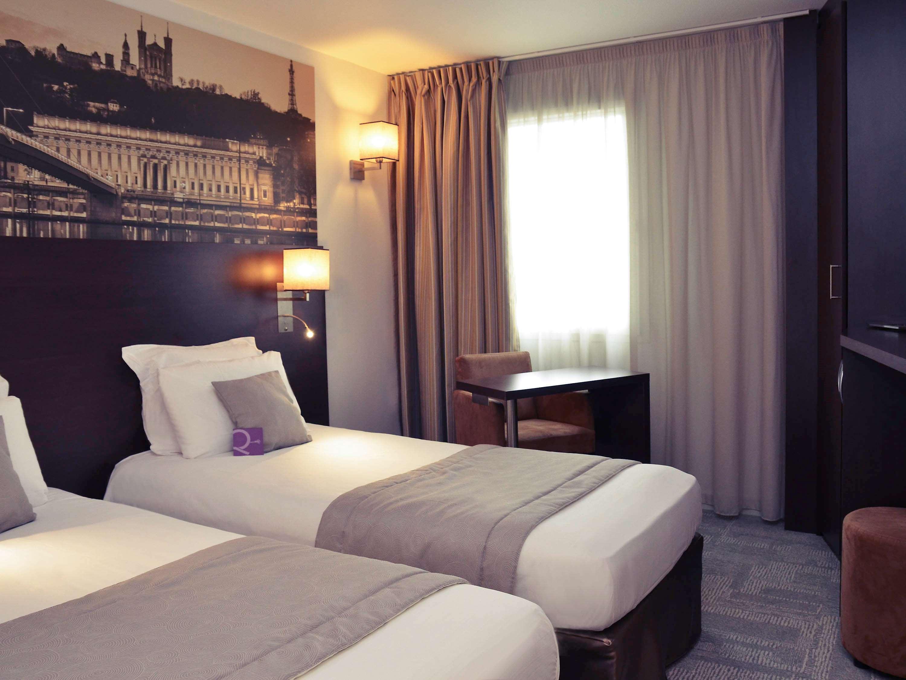 Mercure Lyon Est Chaponnay Exterior photo
